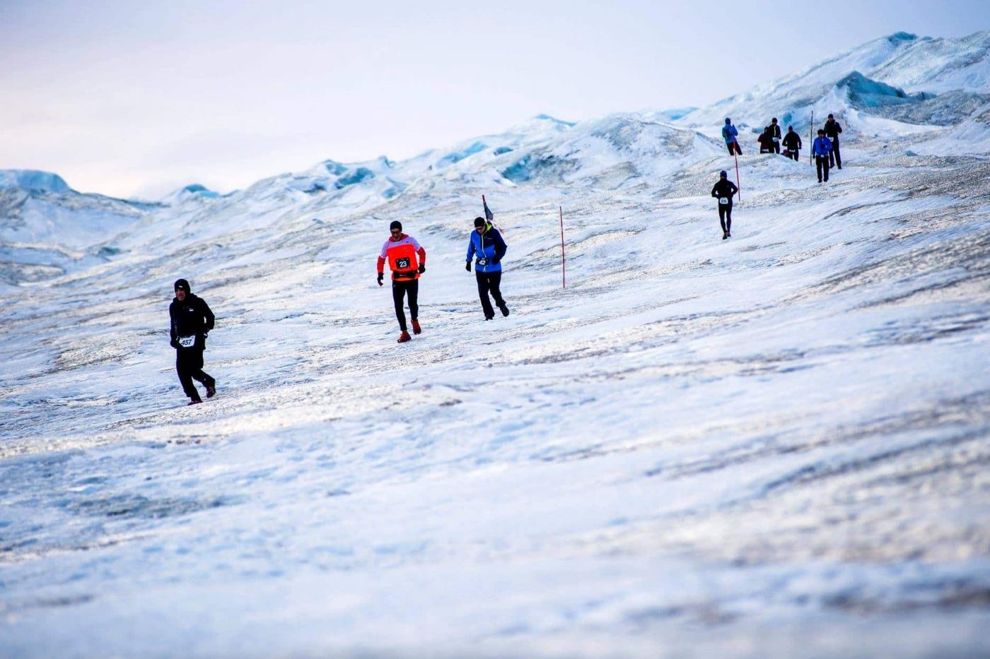 polar circle marathon runners icecap
