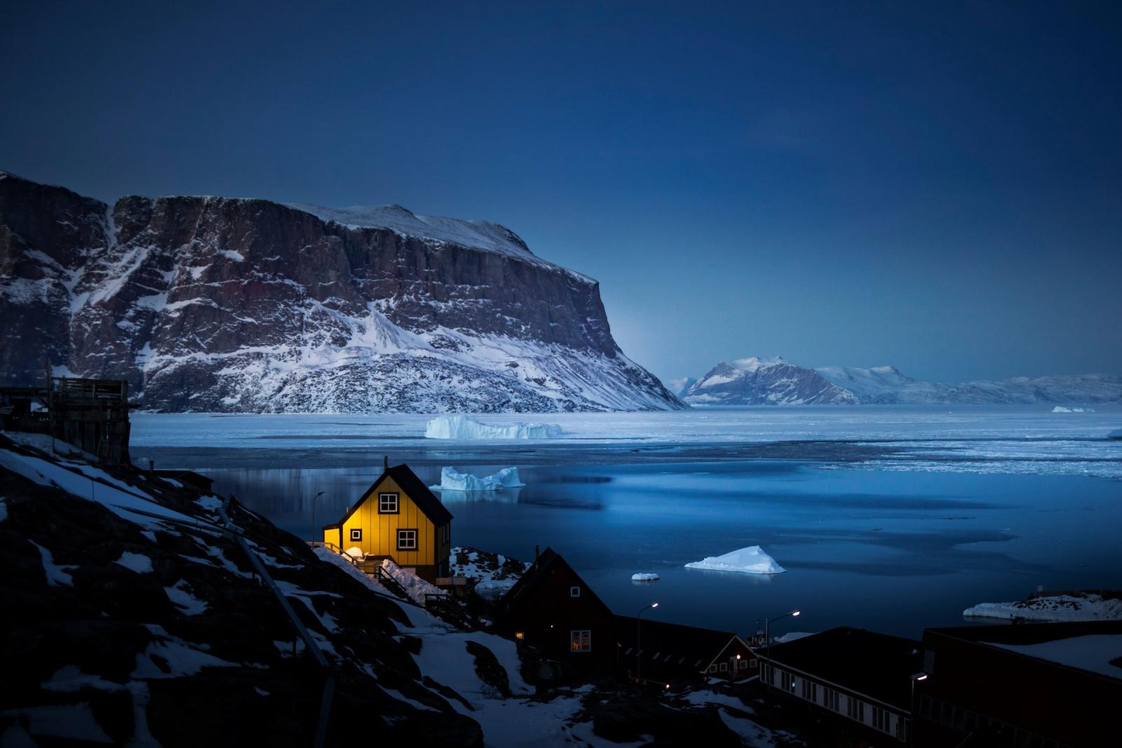 Evening Light View - Photo- Aningaaq Rosing Carlsen - Visit Greenland
