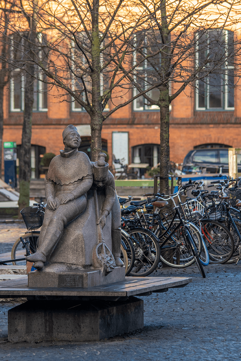 Christianshavns Torv Statues. Photo by Giuseppe Liverino copy