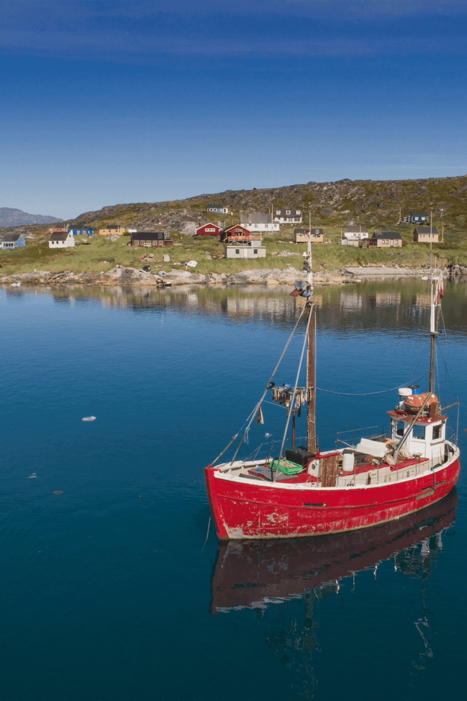 Fishing boat near Qoornoq. Photo - Elia Locardi, Visit Greenland