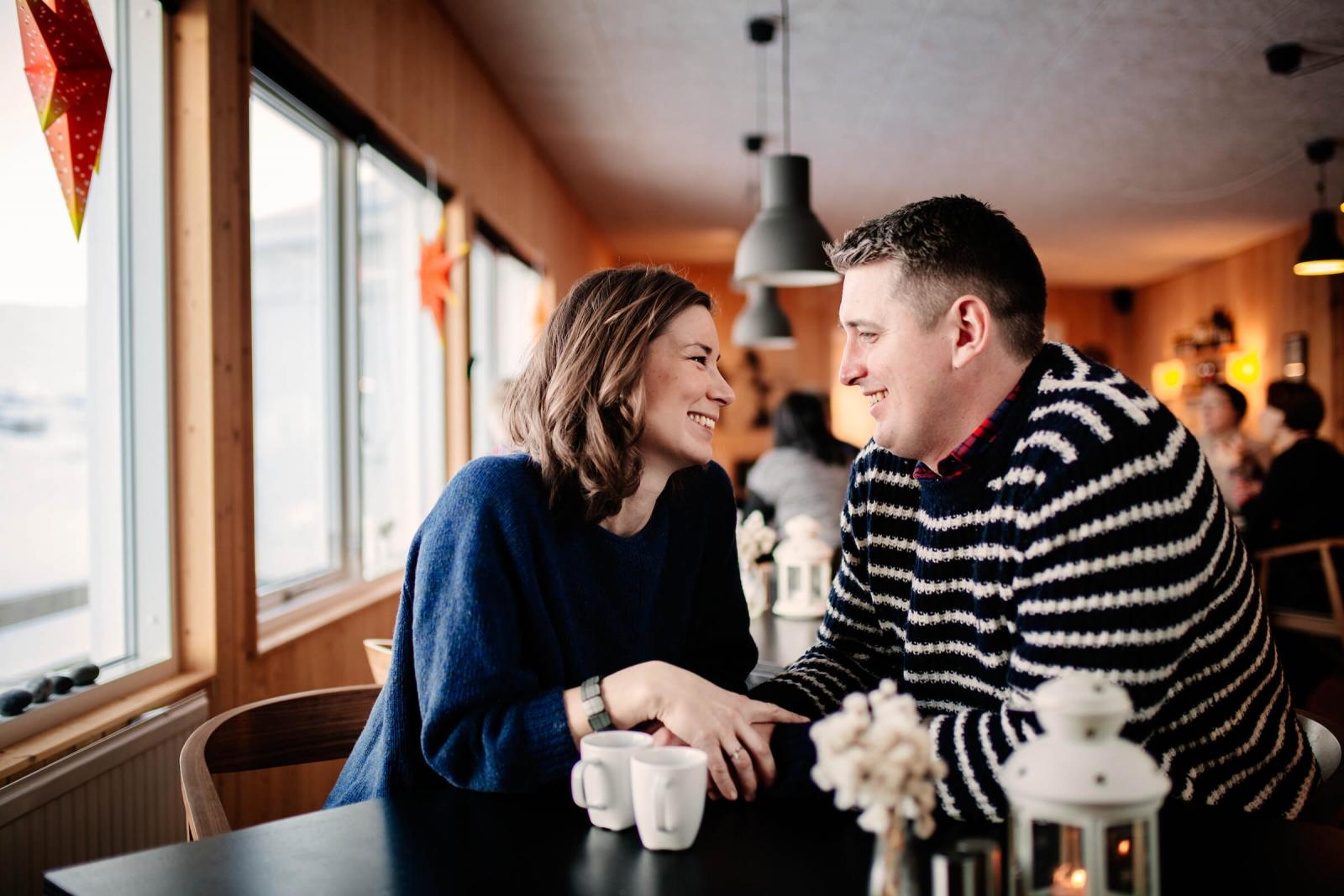 Couple having coffee in Inuk Hostels in Nuuk in Greenland. By Rebecca Gustafsson