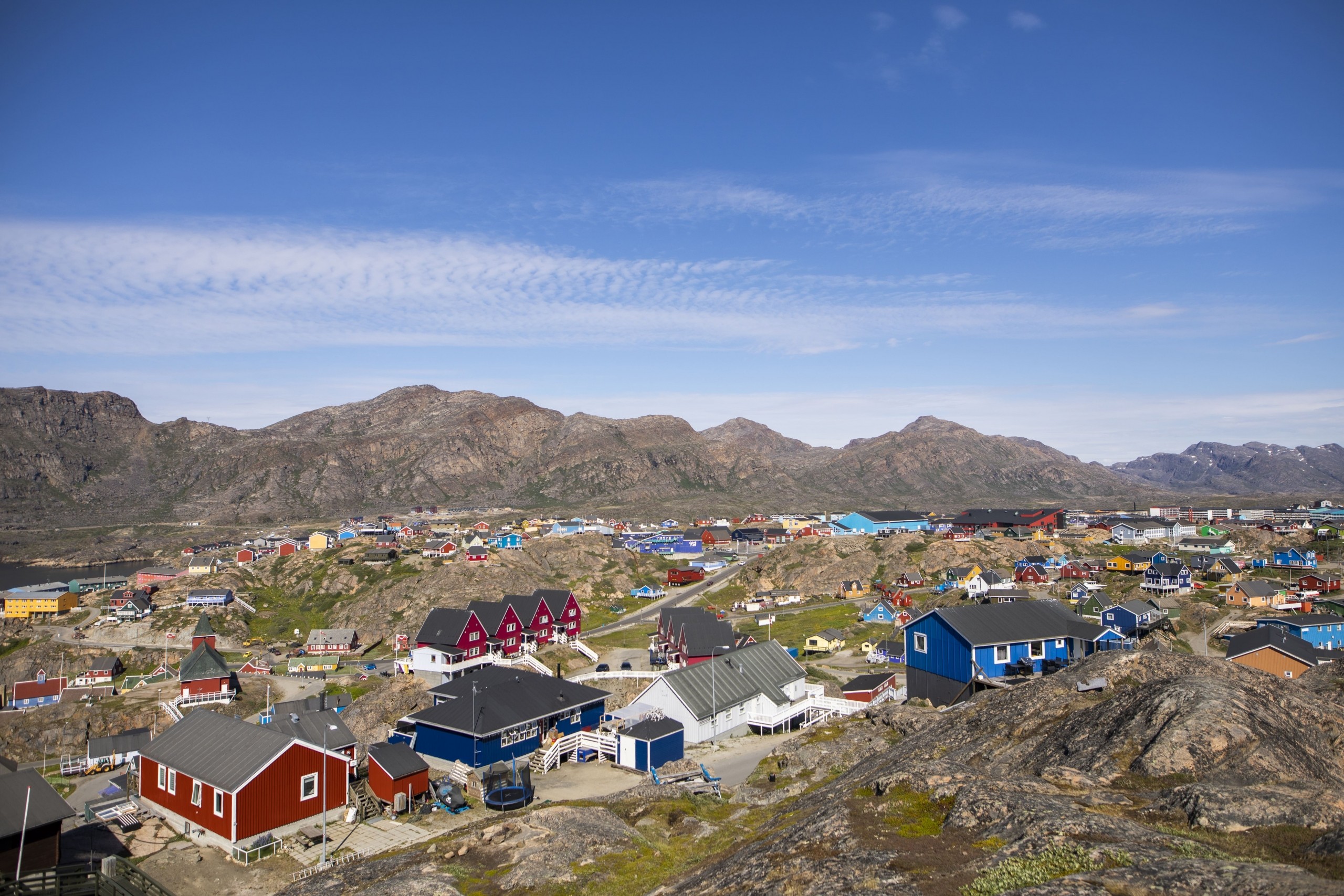 360 view in the middle of the city 2 in Sisimiut. Photo by Aningaaq R Carlsen - Visit Greenland